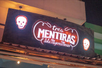 Tres Mentiras