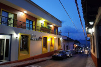Real Colonial