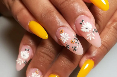 Nails by Ary Reyes