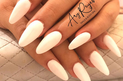 Nails by Ary Reyes
